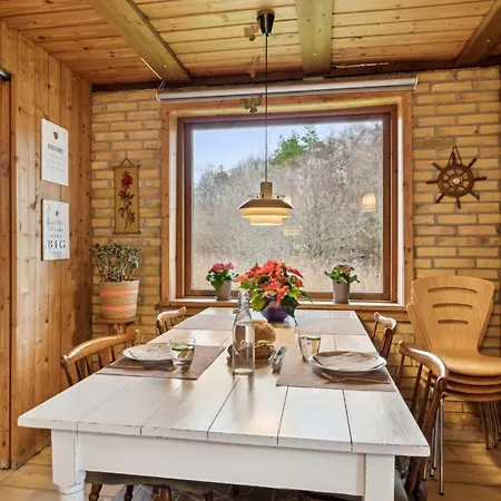 Holiday home Svanborg - 40m From The Sea By Interhome